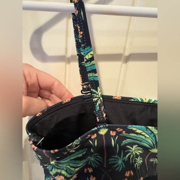 New bandeau swim top from old navy - Picture 9 of 10